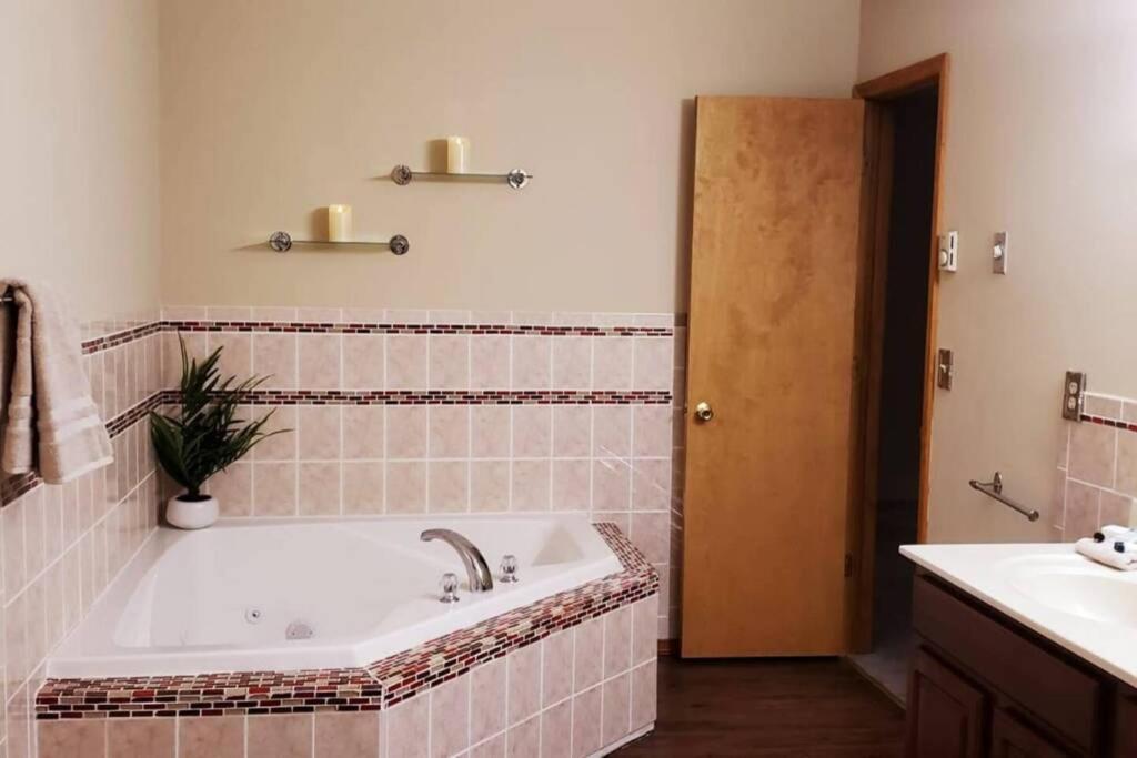 *Amenity-Filled Waterfront Oasis @Saw Creek Estates Near Waterfalls And Hiking* Ийст Страудсбърг Екстериор снимка